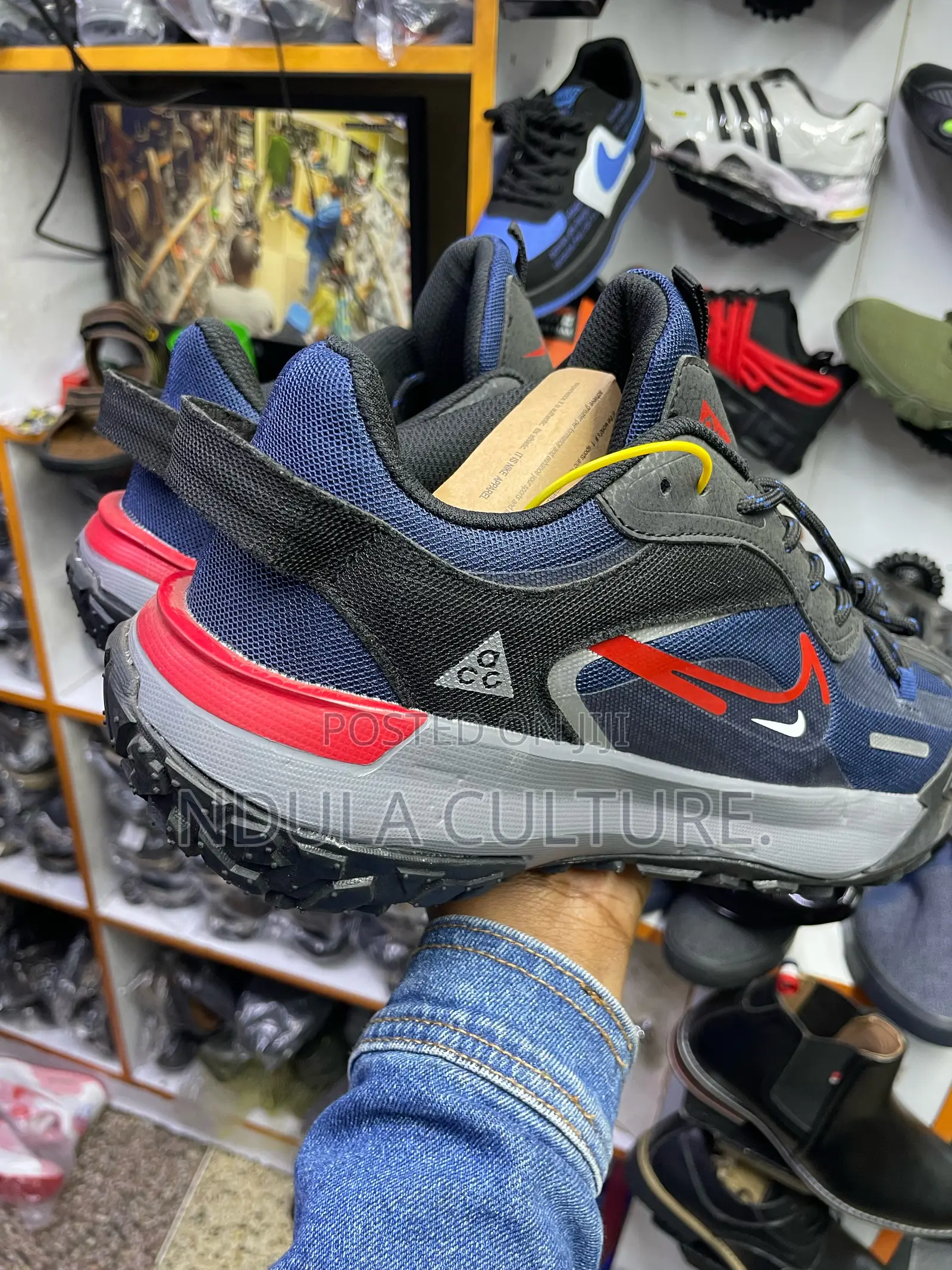 Nike Acg Mountain Fly 2 Low Sneakers