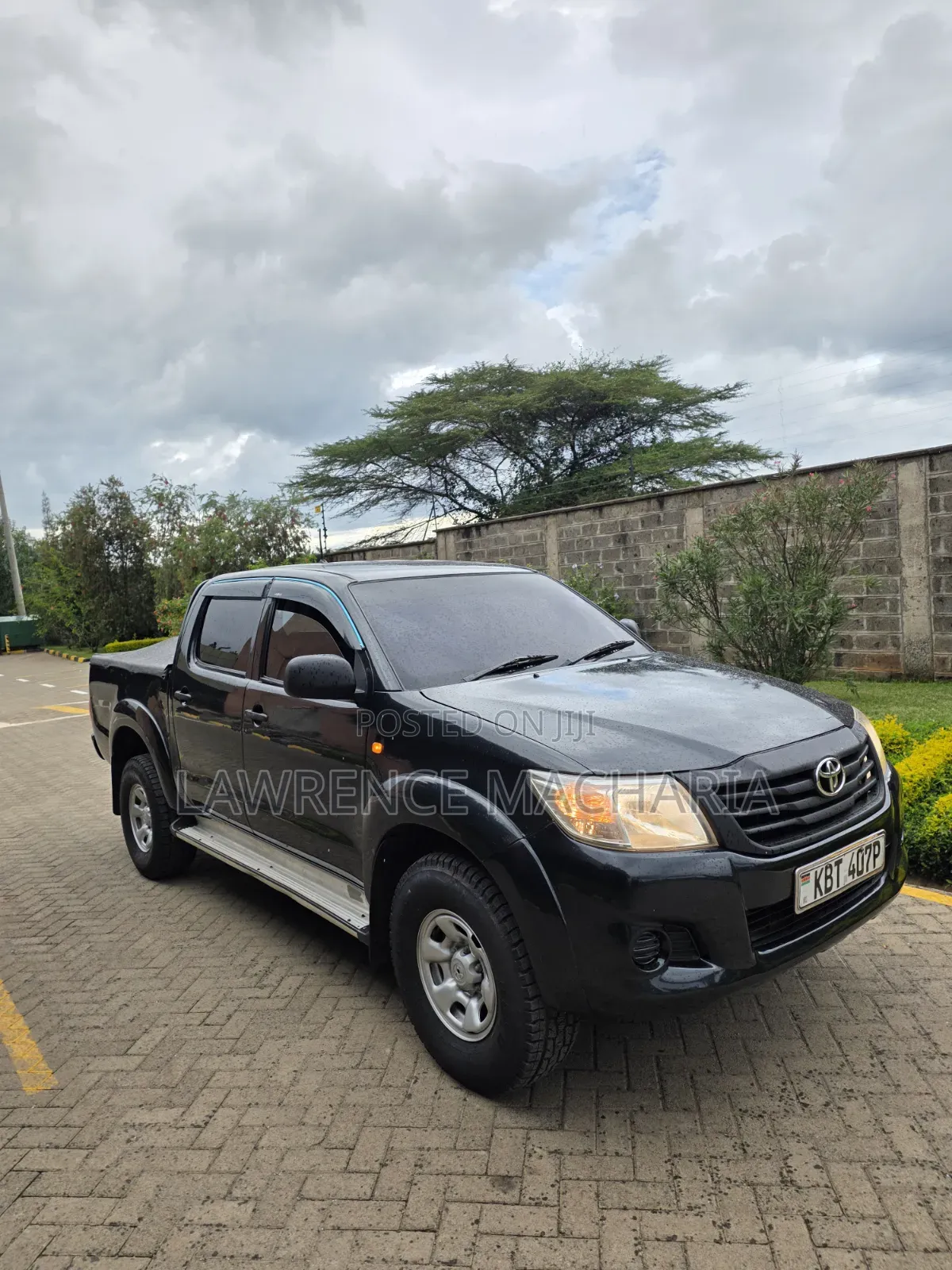 Toyota Hilux 2012 Black