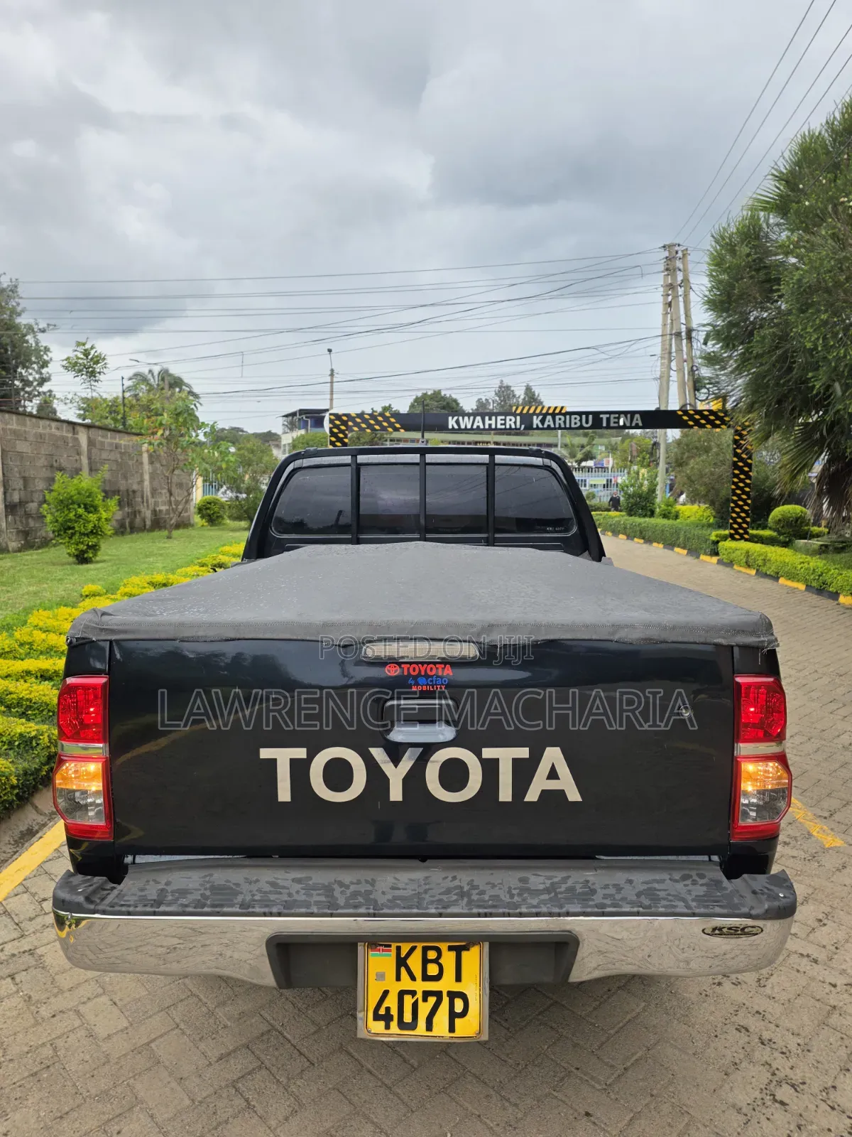 Toyota Hilux 2012 Black