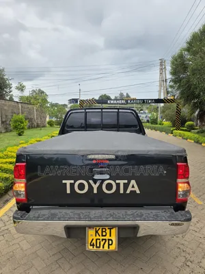 Toyota Hilux 2012 Black