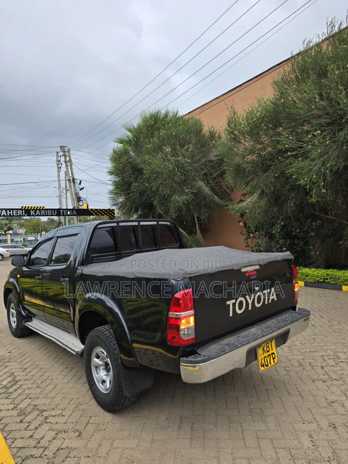 Toyota Hilux 2012 Black
