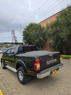 Toyota Hilux 2012 Black