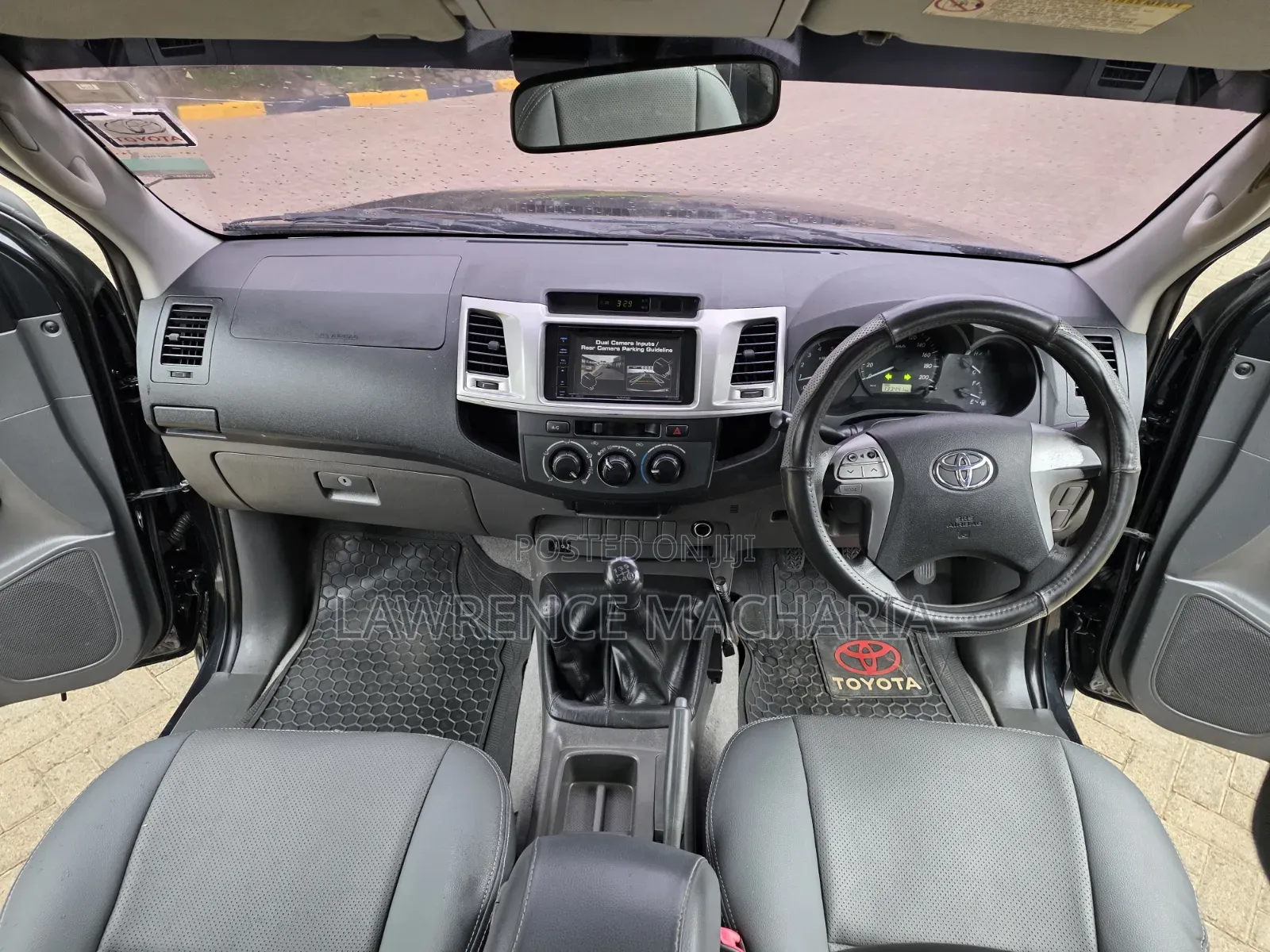 Toyota Hilux 2012 Black