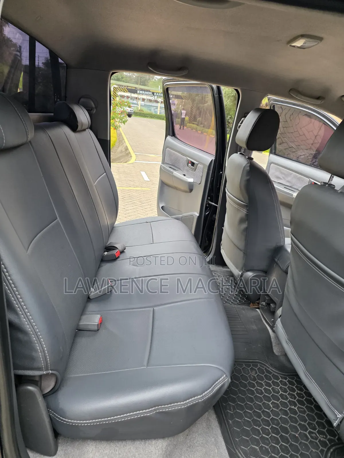Toyota Hilux 2012 Black
