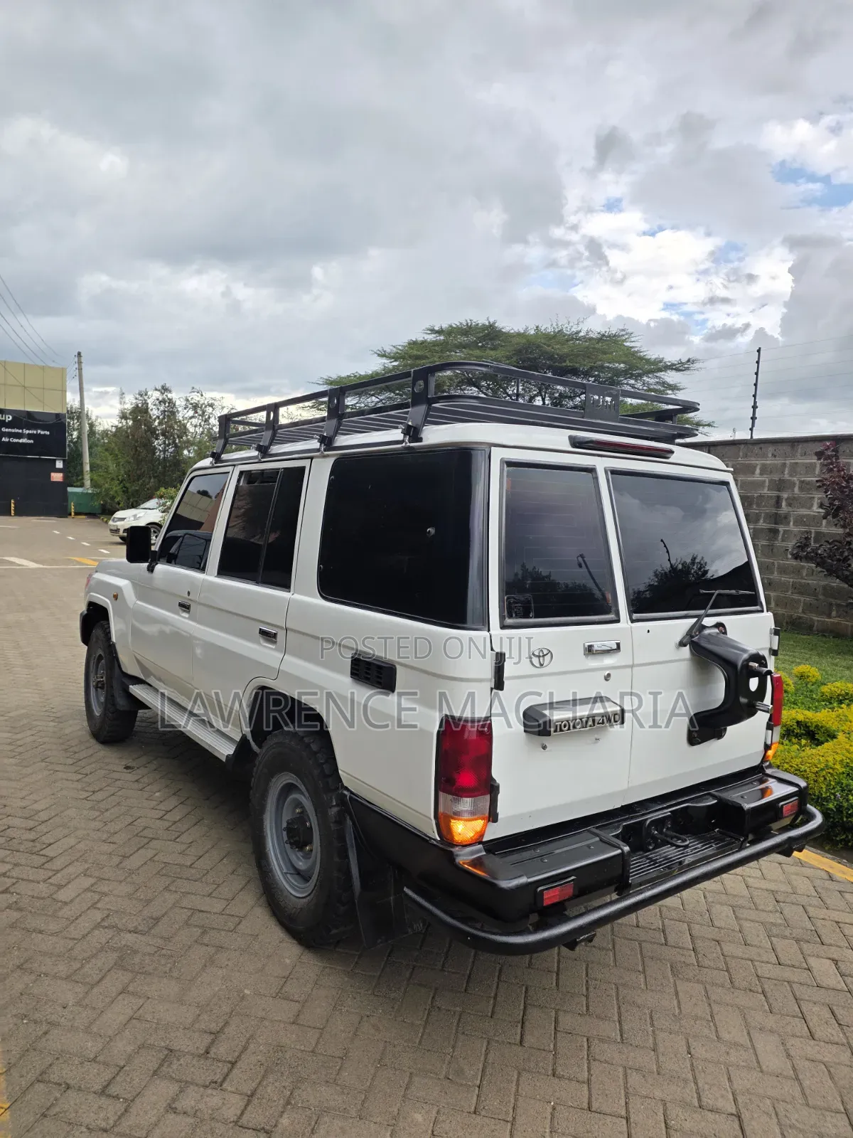 Toyota Land Cruiser 2016 White