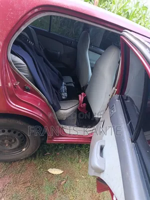 Toyota Starlet 2006 Red