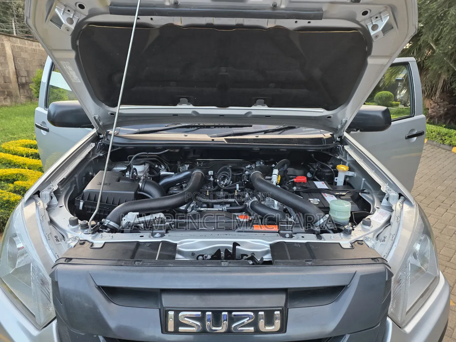 Isuzu D-MAX 2025 Silver