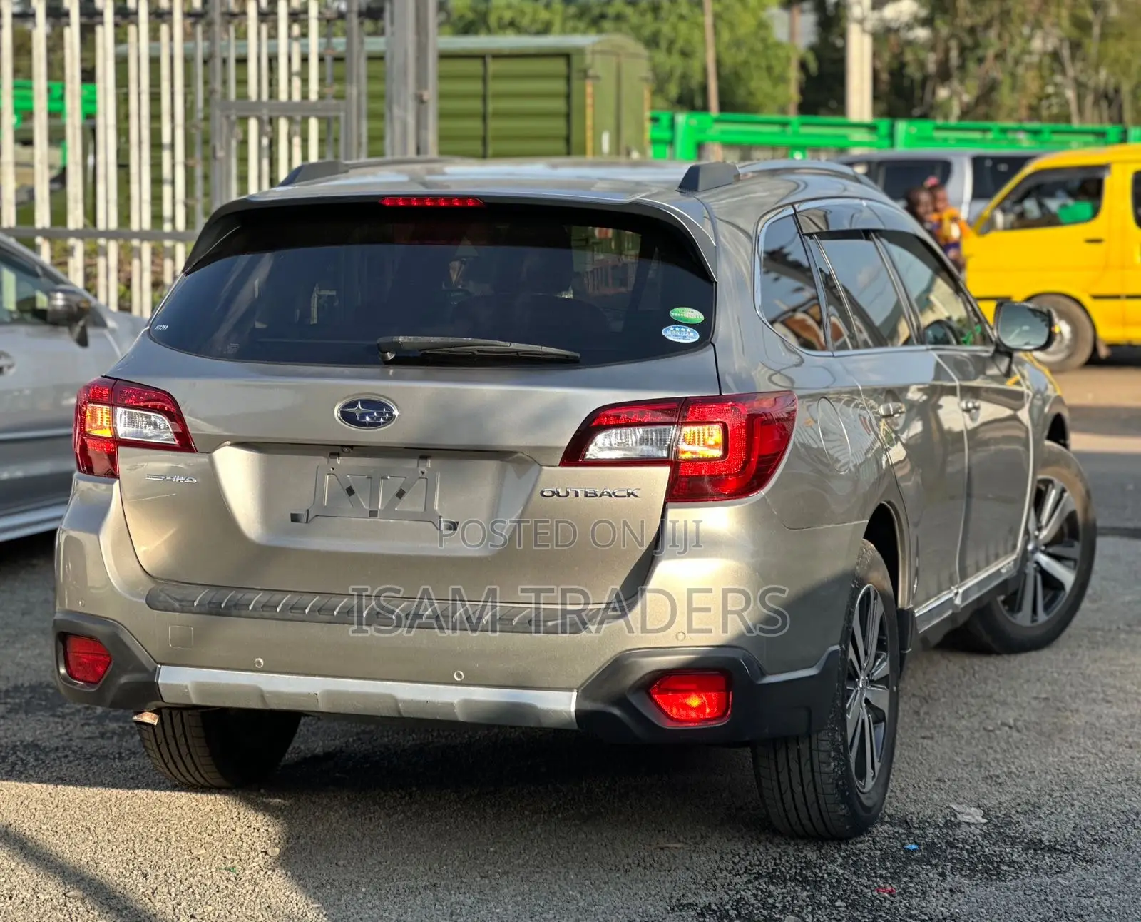 Subaru Outback 2.5i Premium AWD 2019 Gold