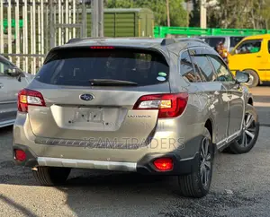 Subaru Outback 2.5i Premium AWD 2019 Gold
