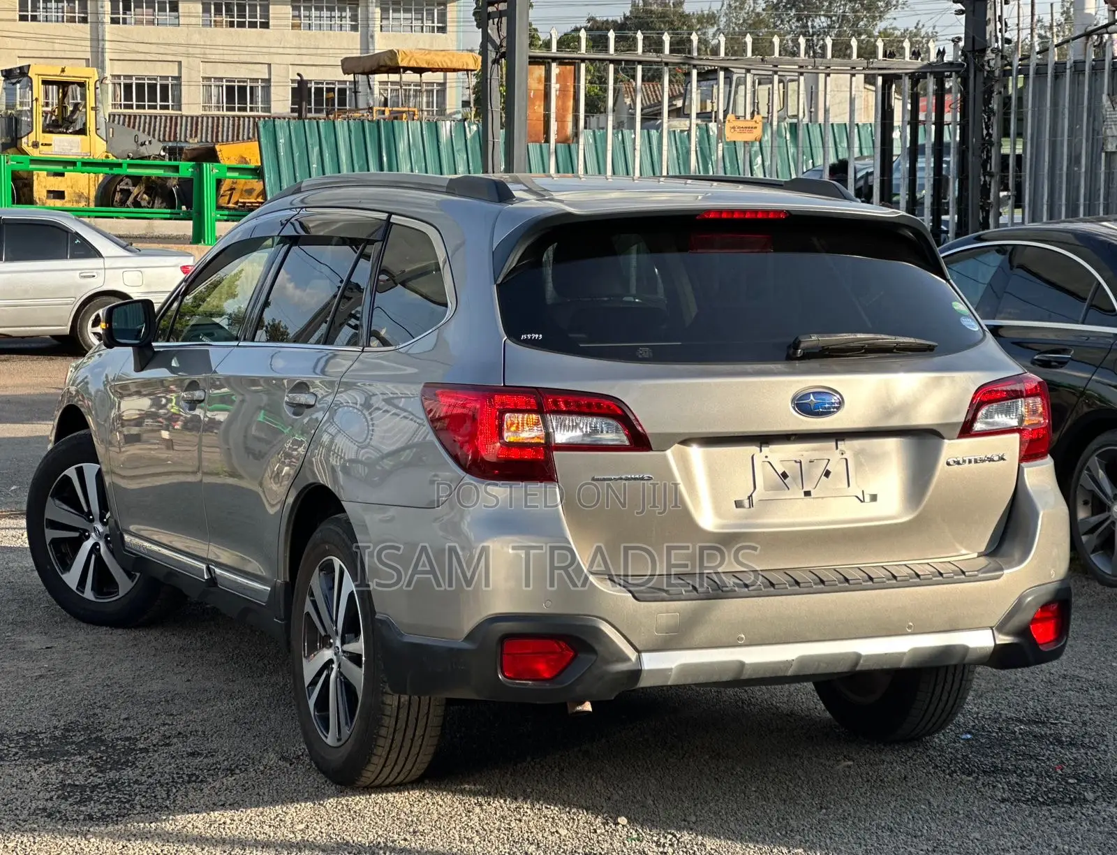 Subaru Outback 2.5i Premium AWD 2019 Gold