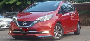 Nissan Note 1.2 Hybrid 2018 Red