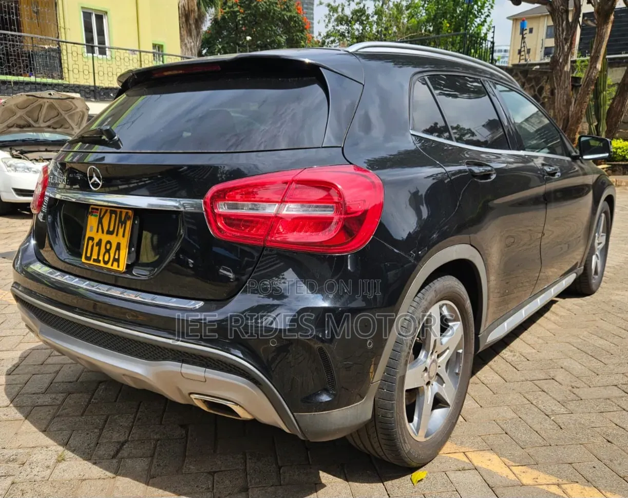 Mercedes-Benz GLA-Class 2016 Black