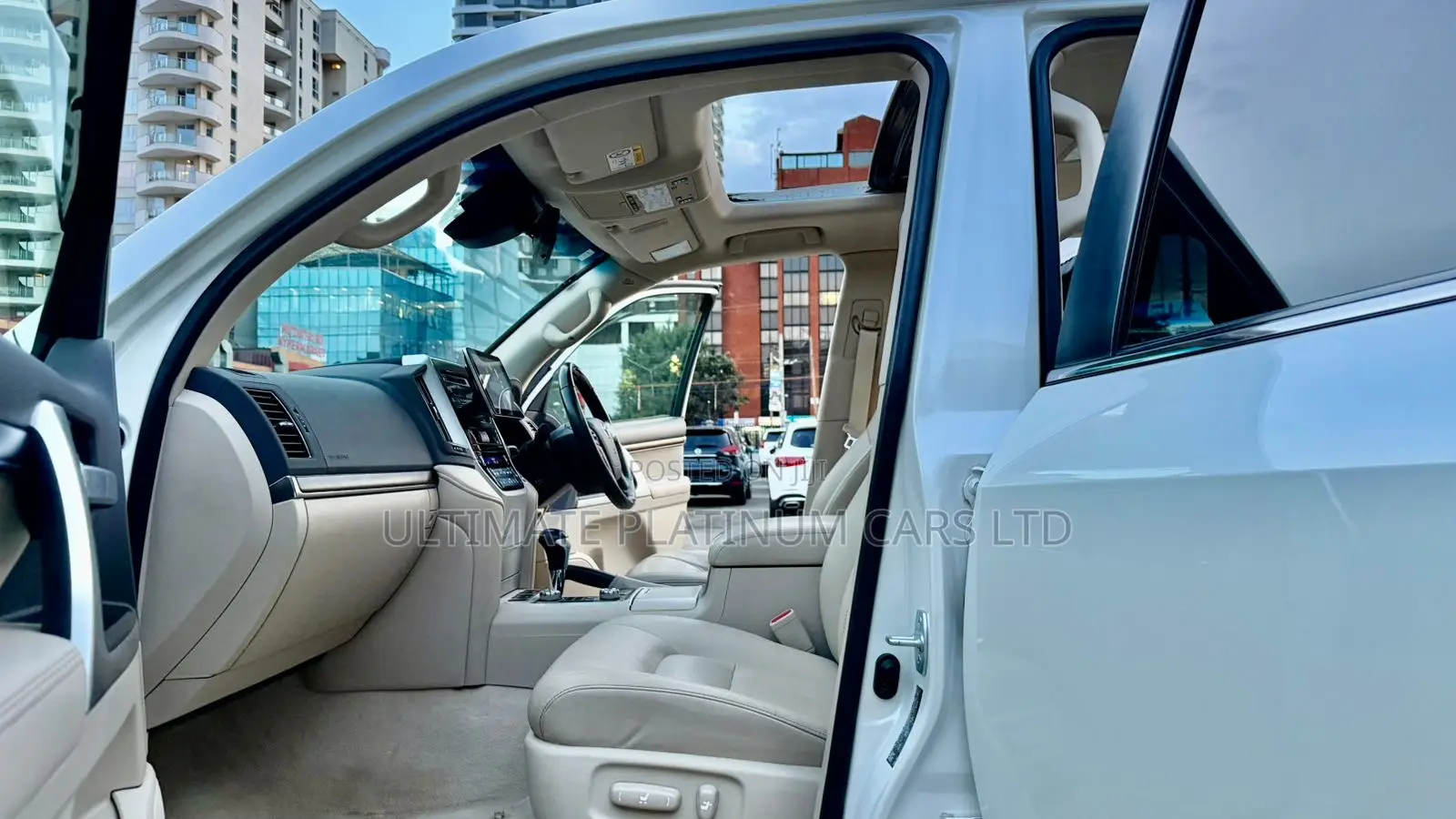 Toyota Land Cruiser 4.6 V8 ZX 2019 Pearl