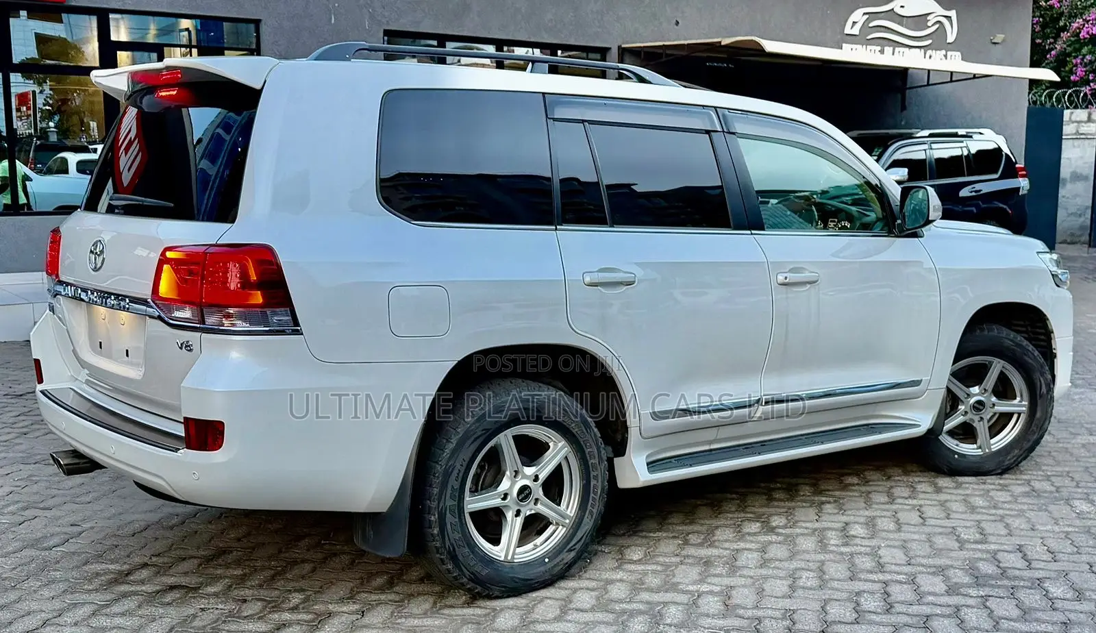 Toyota Land Cruiser 4.6 V8 ZX 2019 Pearl