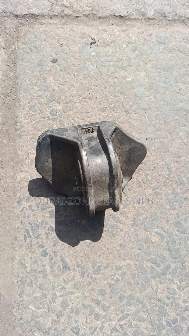 Gearbox Engine Mount Honda Accord. - thumbnail 4