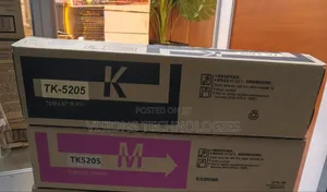Black Toner - Tk5205