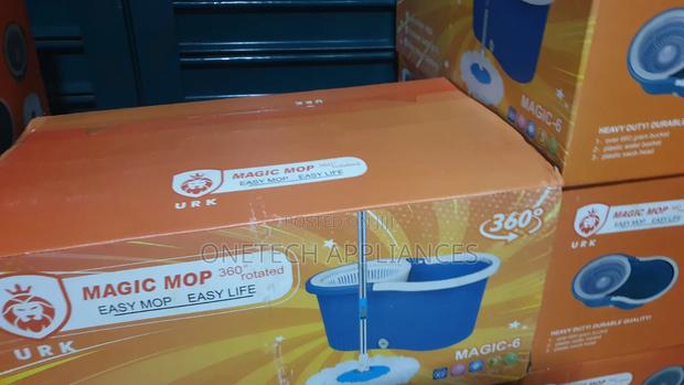 Urk Magic Mop 360° Rotating Spin Mop With Bucket 2 Microfiber Heads - thumbnail 2