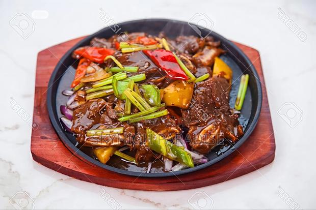 Sizzling Steak Pan 
Cast Iron + Wooden Tray - thumbnail 2
