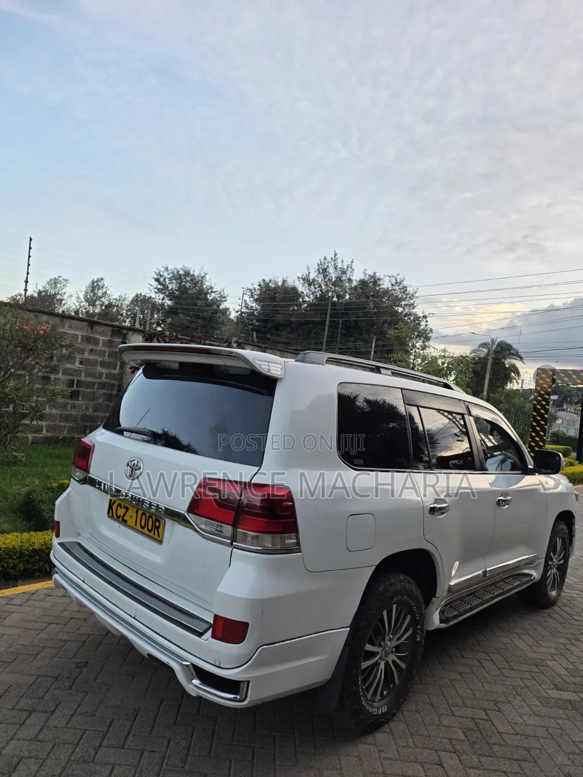 Toyota Land Cruiser 2013 White