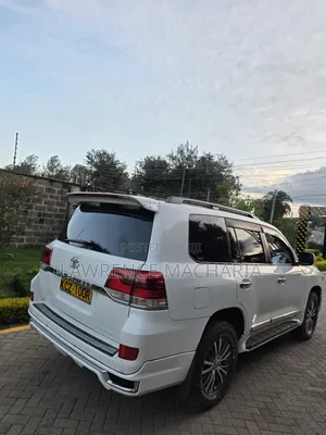 Toyota Land Cruiser 2013 White