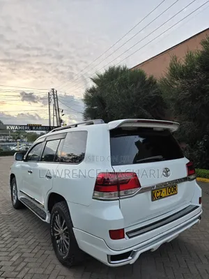Toyota Land Cruiser 2013 White