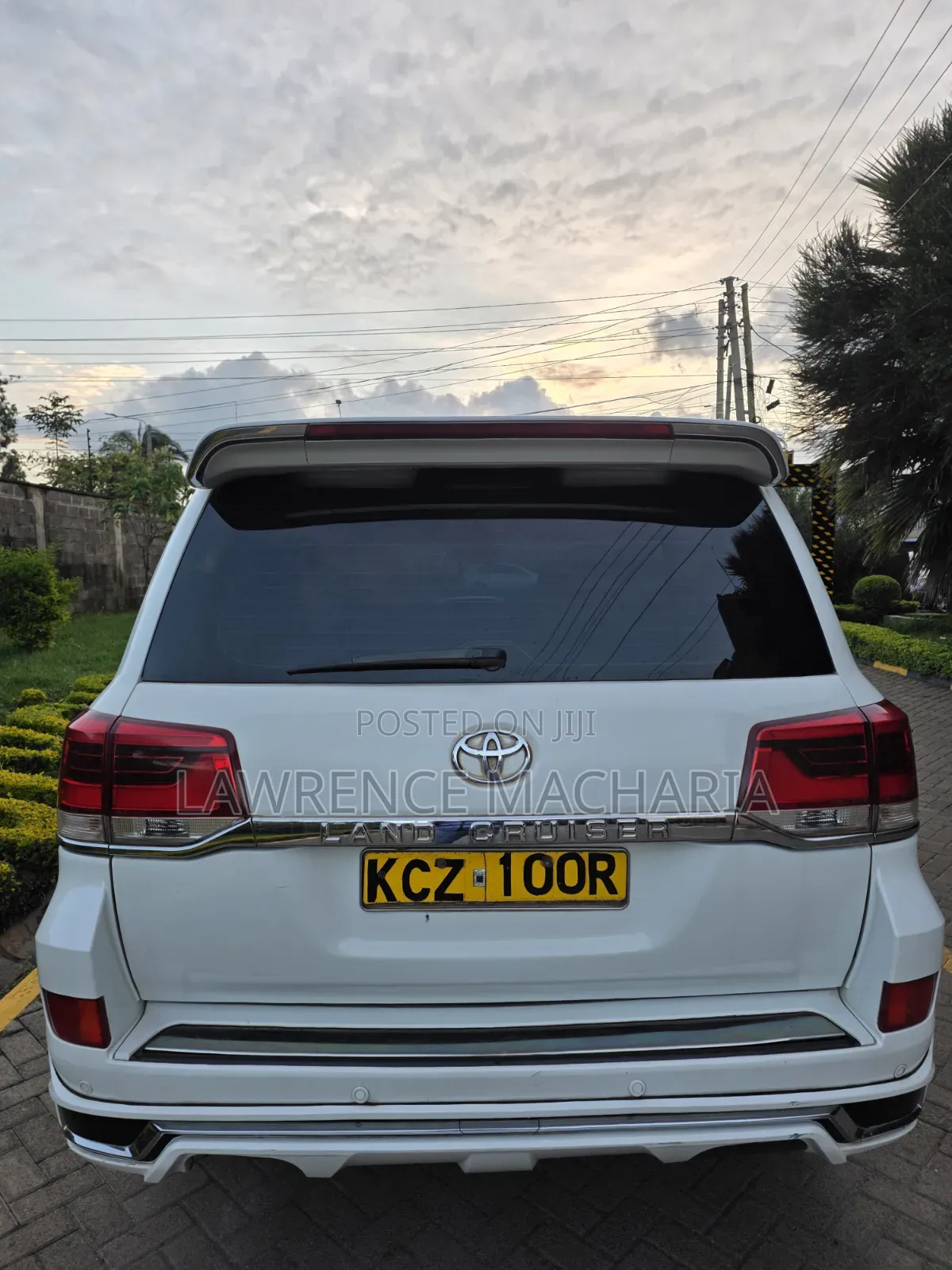 Toyota Land Cruiser 2013 White