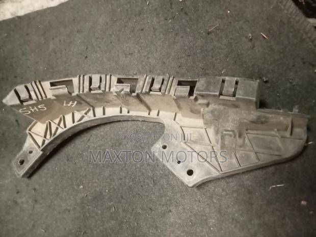 Subaru Forester Sh5 Headlight Bracket - main view