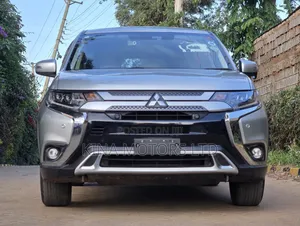 Mitsubishi Outlander 2020 Silver