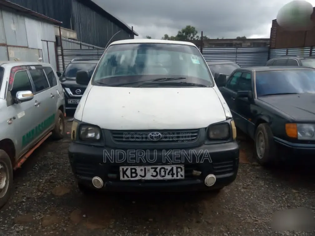 Toyota TownAce 2004 White