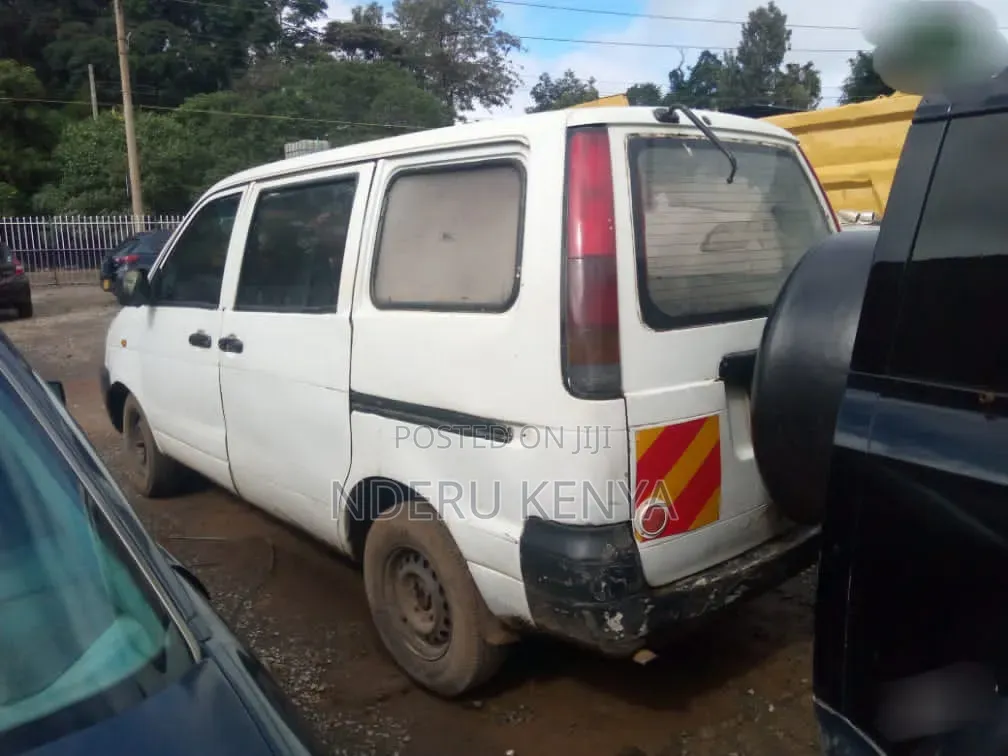 Toyota TownAce 2004 White