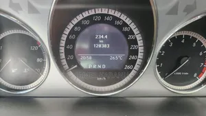 Mercedes-Benz C200 2010 Silver