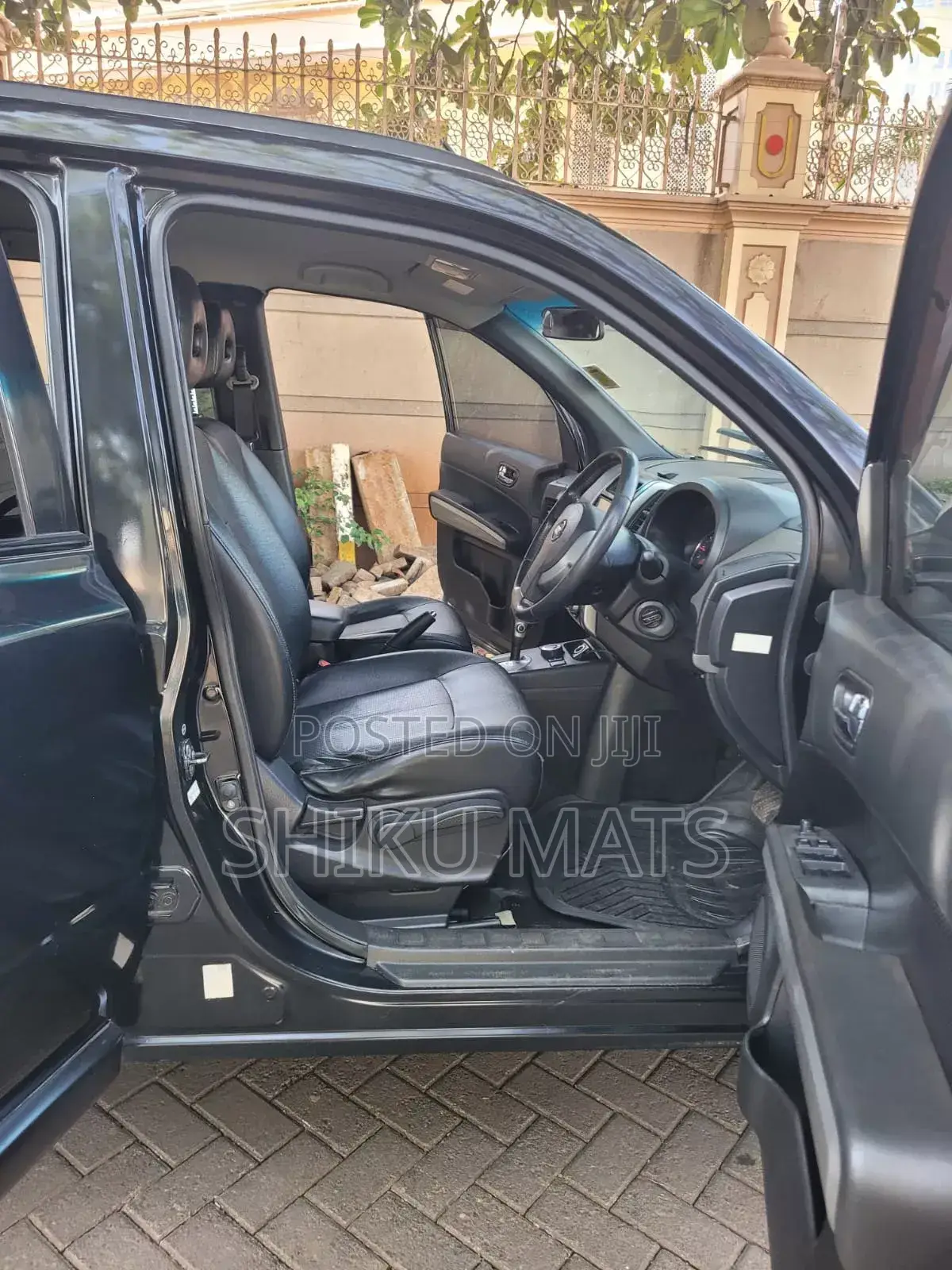 Nissan X-Trail 2012 Black