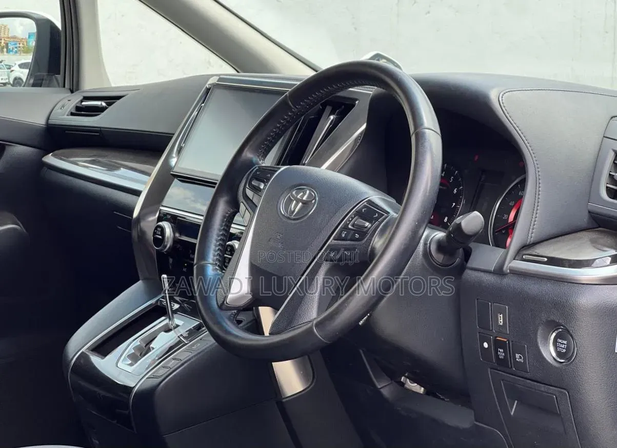 Toyota Alphard 2018 Pearl