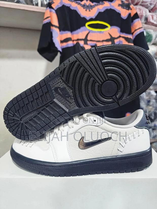 Nike Air Jordan 1 Low Mm (Method of Make) - thumbnail 2