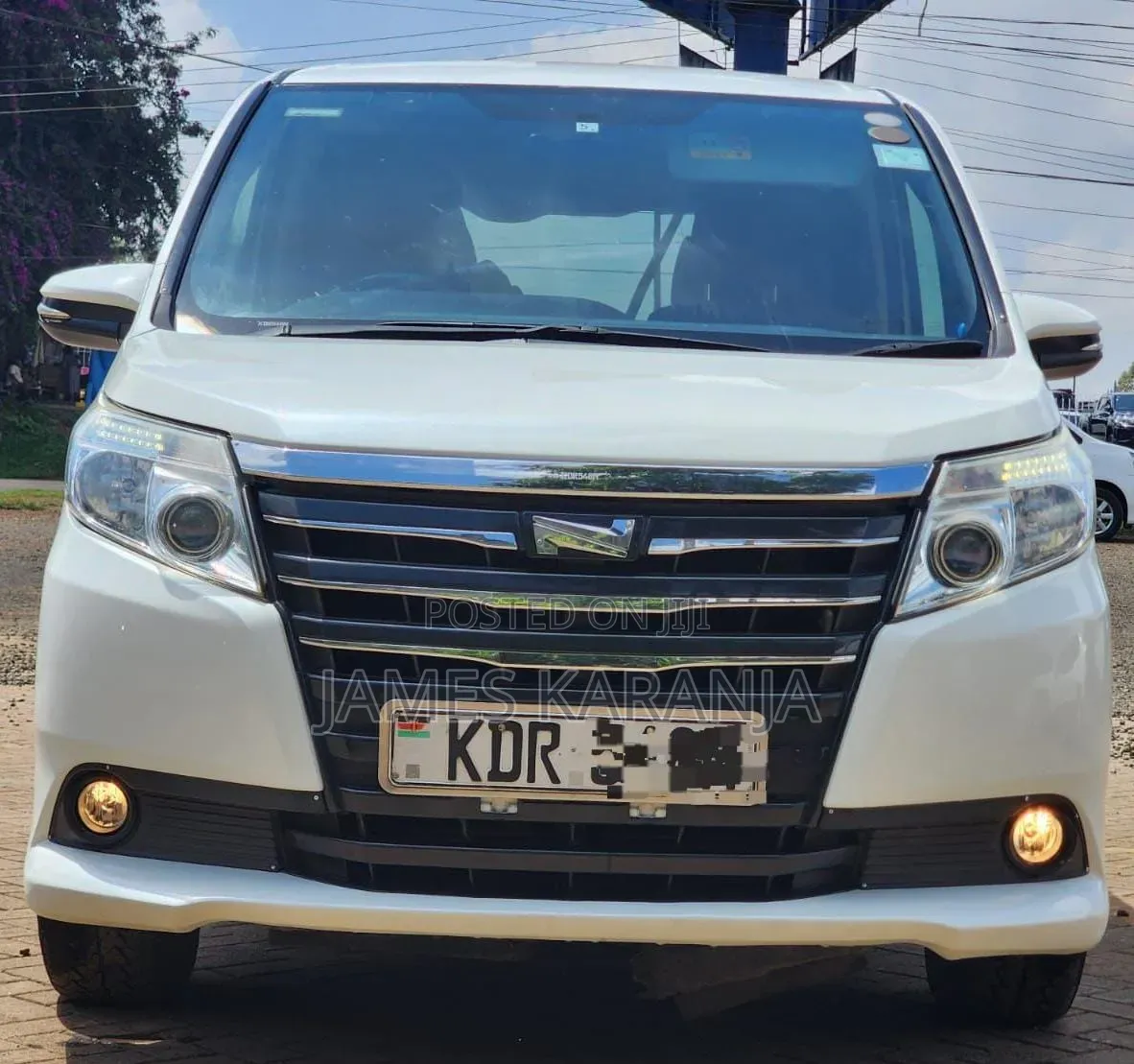 Toyota Noah 2016 White