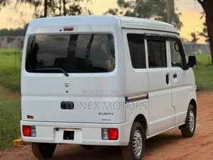 Suzuki Every Wagon 2019 White