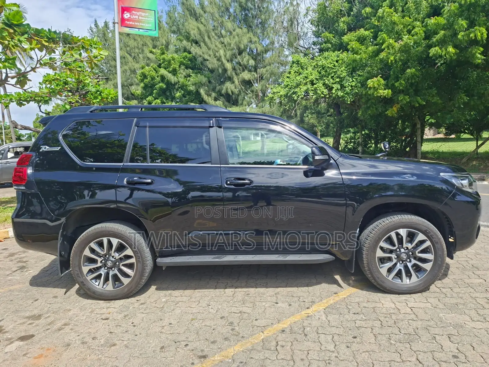 Toyota Land Cruiser Prado 2.8 2023 Black