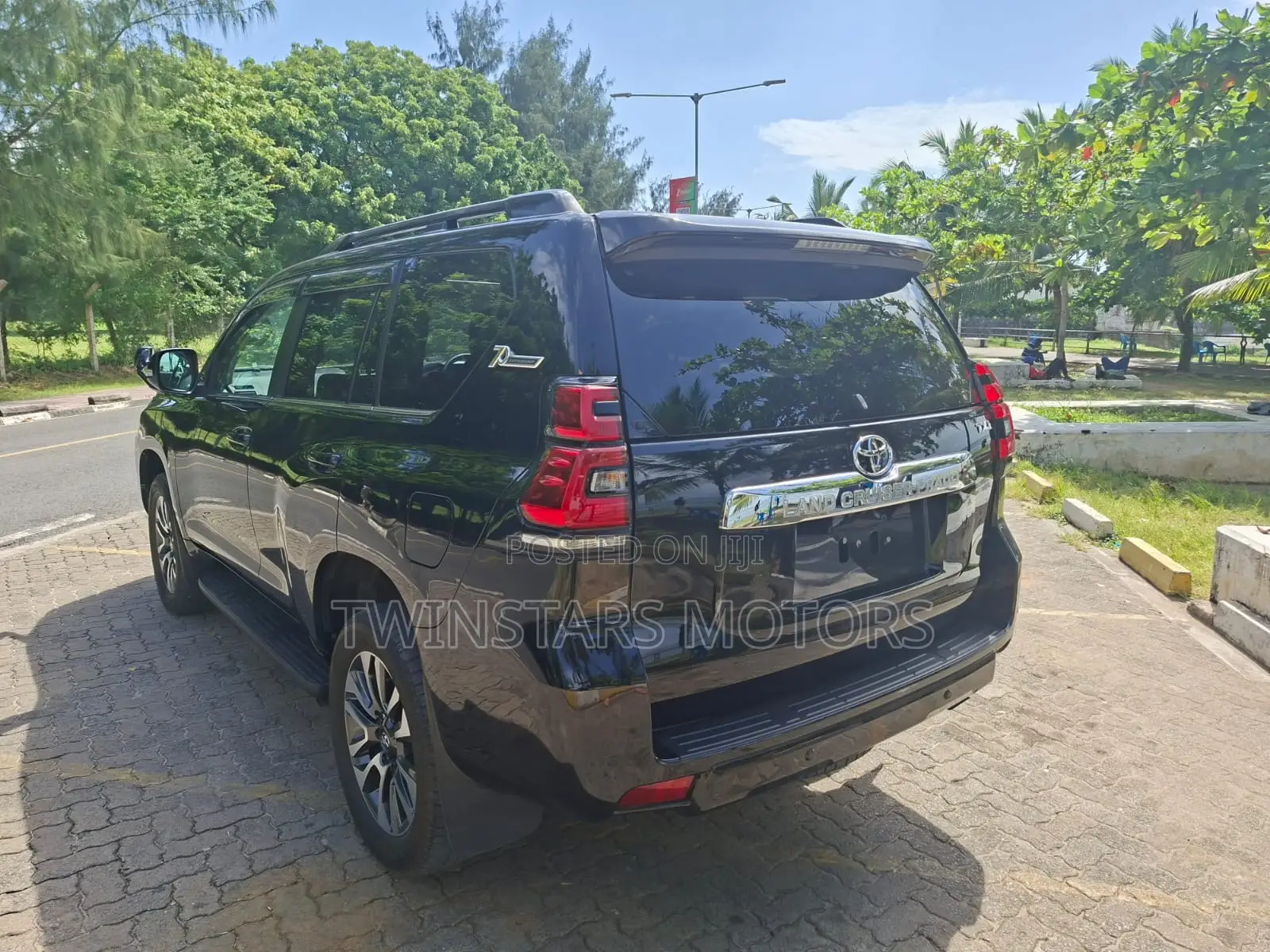 Toyota Land Cruiser Prado 2.8 2023 Black
