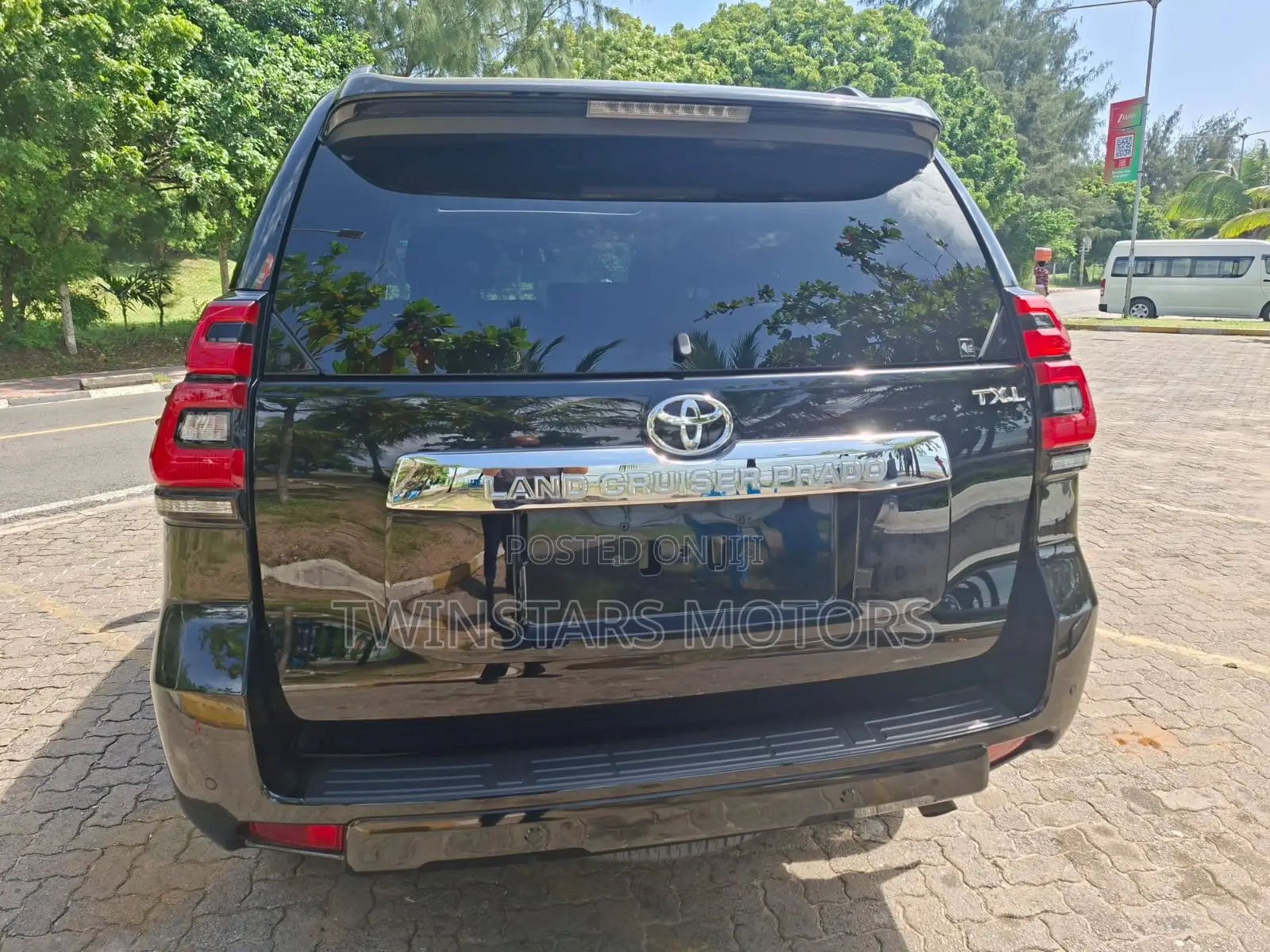 Toyota Land Cruiser Prado 2.8 2023 Black