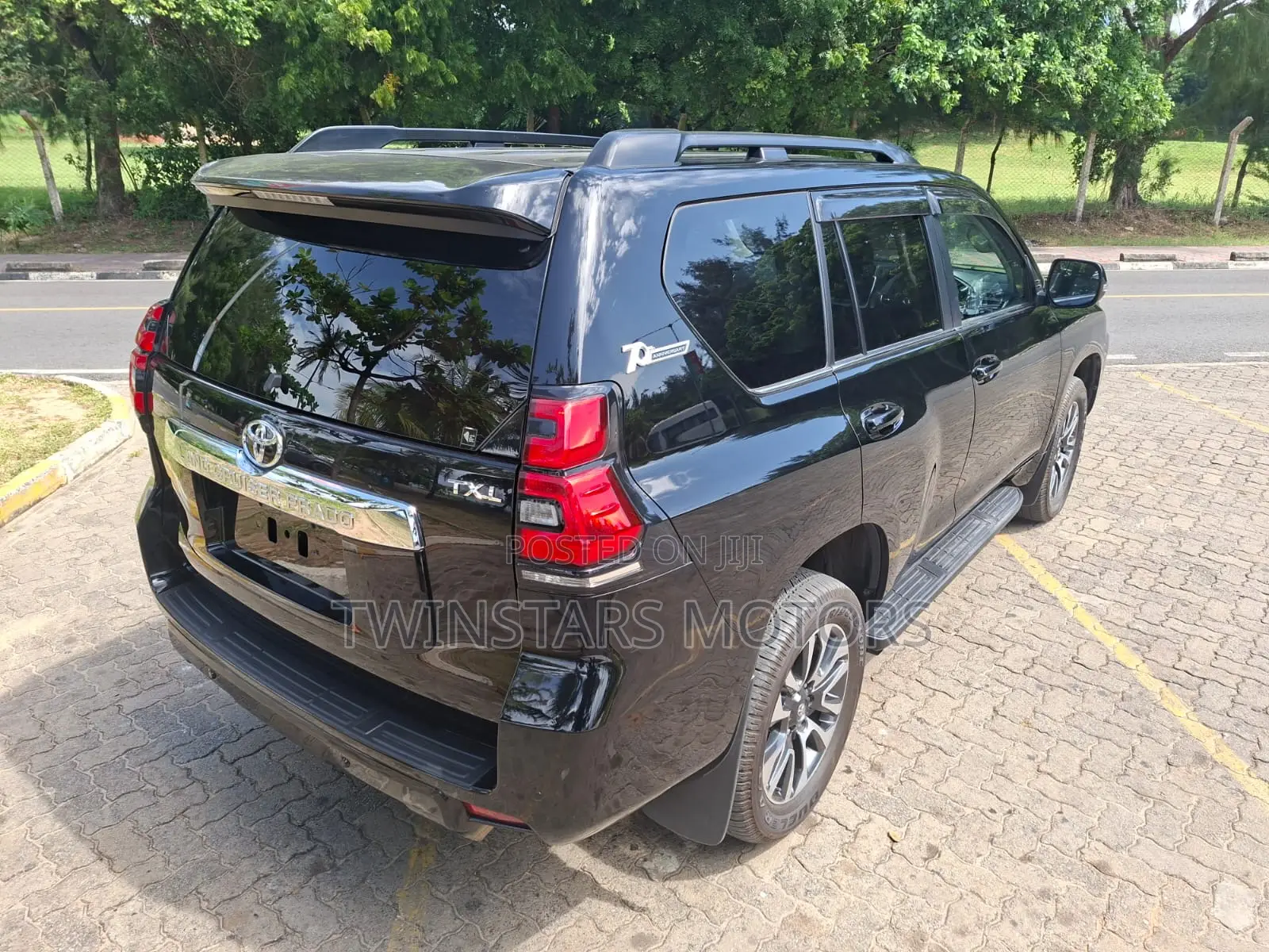 Toyota Land Cruiser Prado 2.8 2023 Black