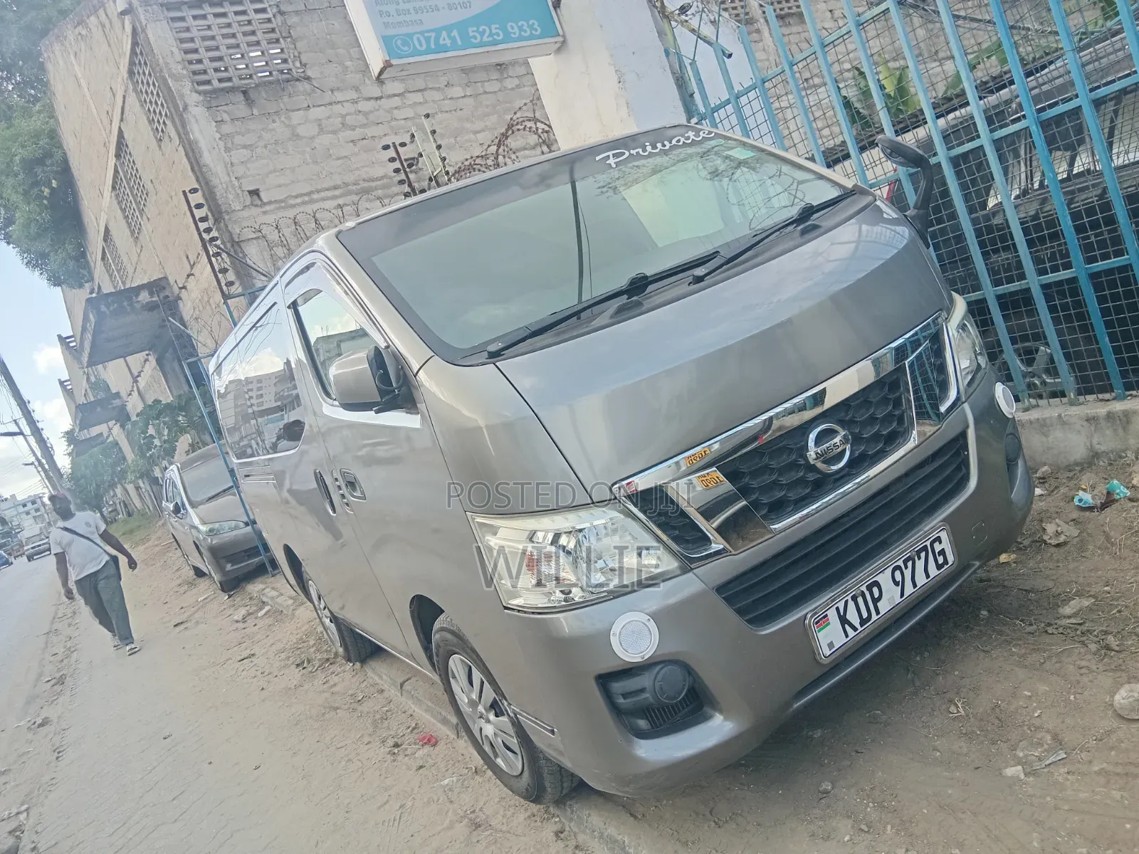 Nissan Caravan (Urvan) 2016 Grey