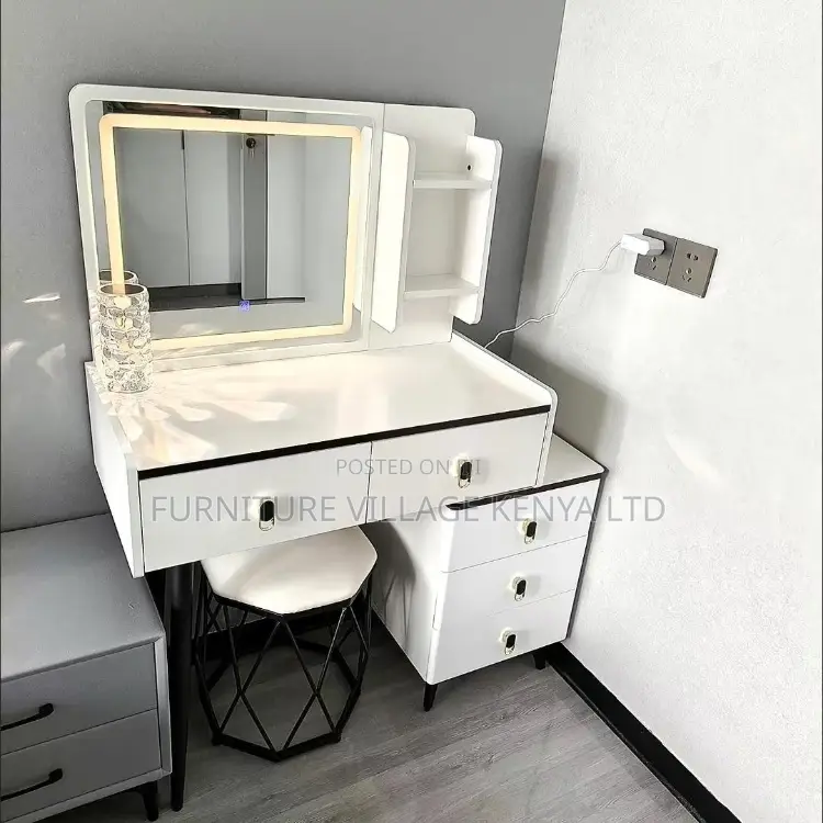 Vanity Dressing Desk With Lighted Mirror.