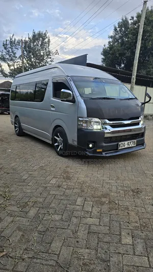 Toyota HiAce 2013 Silver