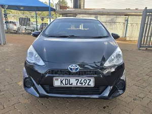 Toyota Aqua 2016 Black
