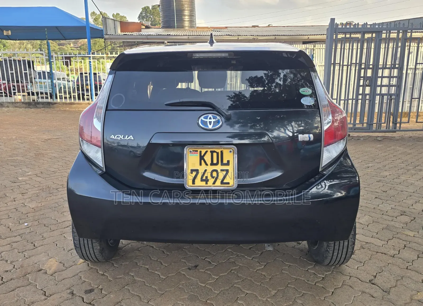 Toyota Aqua 2016 Black