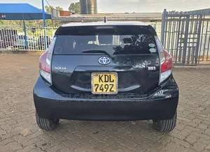 Toyota Aqua 2016 Black