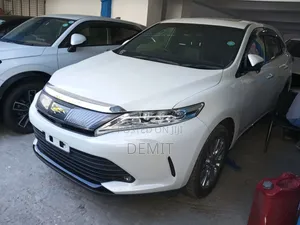 Toyota Harrier 2.0 2019 White