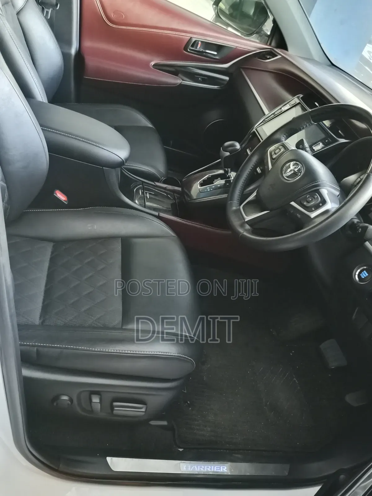 Toyota Harrier 2.0 2019 White