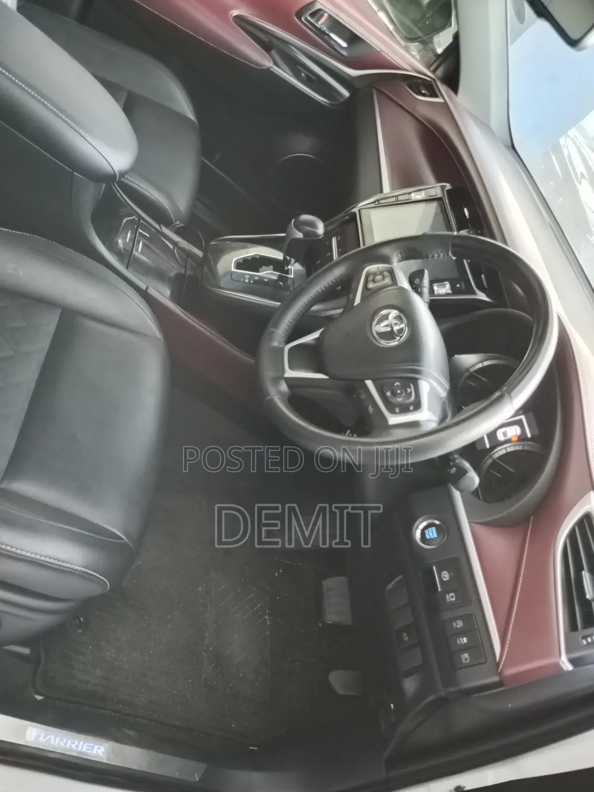 Toyota Harrier 2.0 2019 White