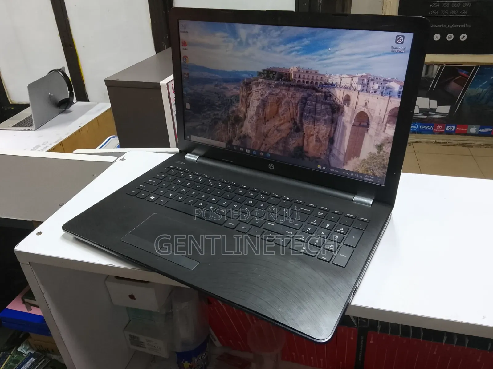 Laptop HP 250 G6 8GB Intel Core i5 HDD+SSD 500GB